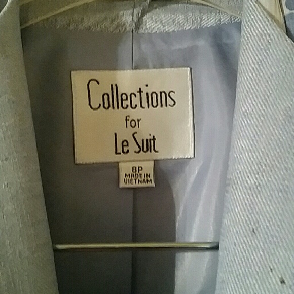 suit - Picture 2 of 3
