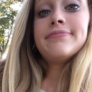 Meet your Posher, Avery