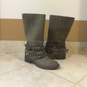 Vera Wang boots