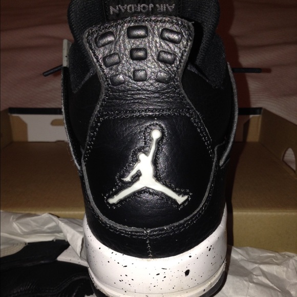 Air Jordan Oreo 4's - Picture 4 of 4