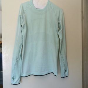 Lululemon size 6 run swiftly long sleeve