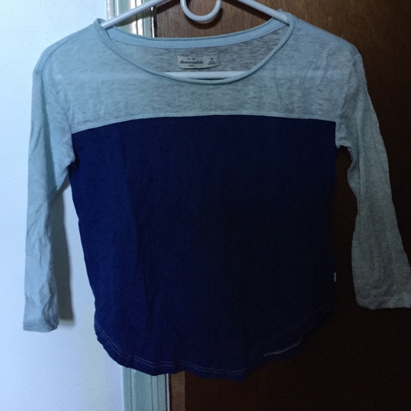 Three-Quarter Sleeved Color Block T-Shirt