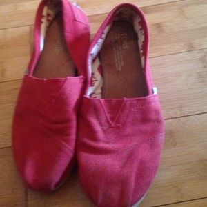 Red TOMS