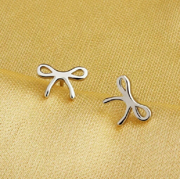 sale Jewelry - ✔Winter Sale✔  Tied in bow earrings
