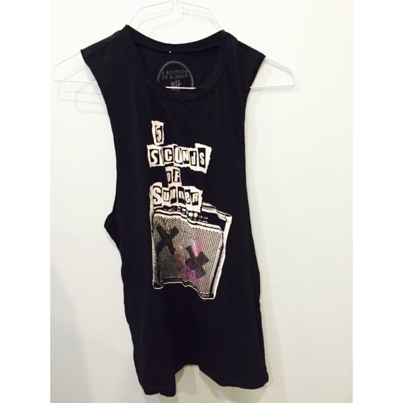 5SOS muscle tank