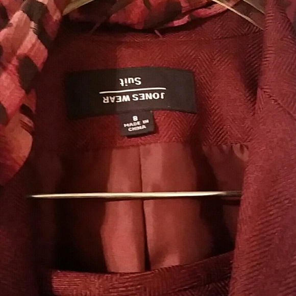 Suit - Picture 2 of 2