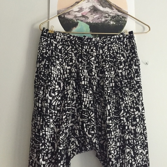 Drop crotch pants