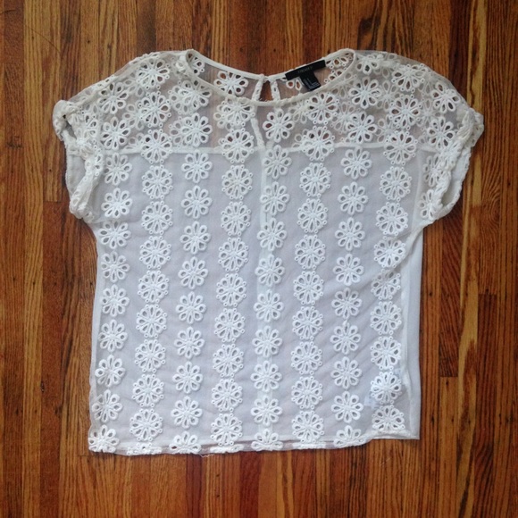 Sheer Daisy tee - Picture 2 of 3
