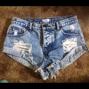 TOBI SUNSET MALIBU SHORTS