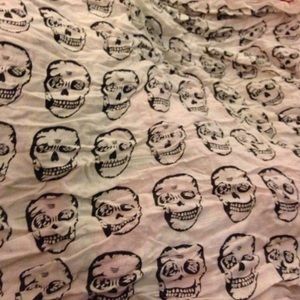 Skull scarf
