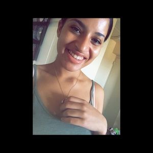 Meet your Posher, Ana