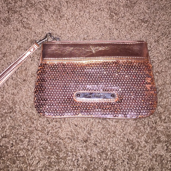 Express sequin clutch