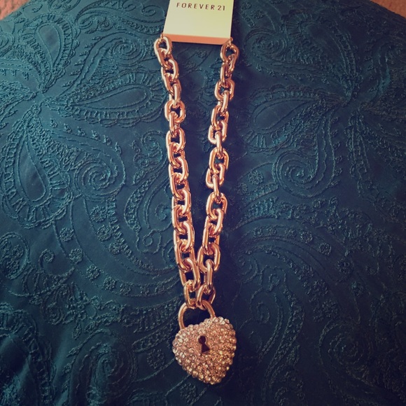 Brand New Chain link Necklace with Heart Charm