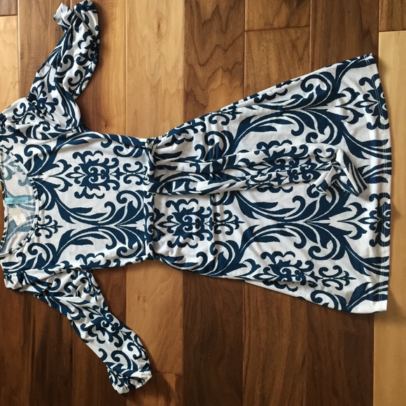 Damask dress with belt