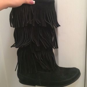 Black fringe Minnetonka boots