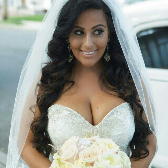 Meet your Posher, Fay - Picture 2 of 4