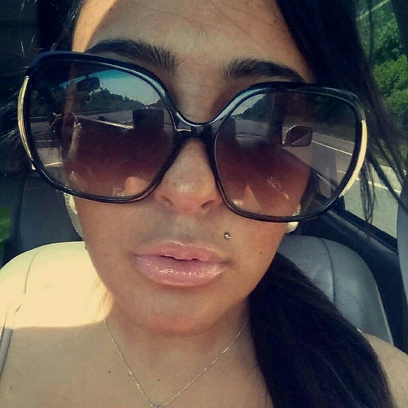 Meet your Posher, Fay - Picture 3 of 4