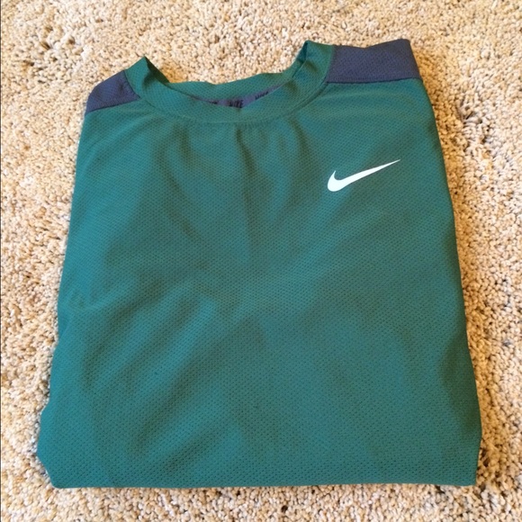 Nike long sleeve shirt - Picture 1 of 1