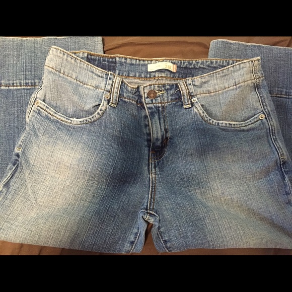 Levi's capris