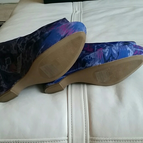 Blue Multi Colored Wedge - Picture 4 of 4