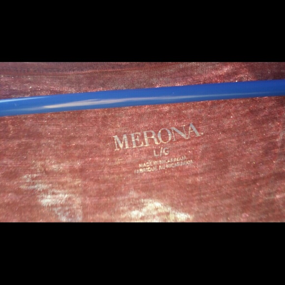 ***SOLD*** V-Neck T-shirt - Picture 2 of 3