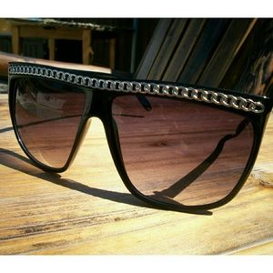 Flat top silver chain sunglasses
