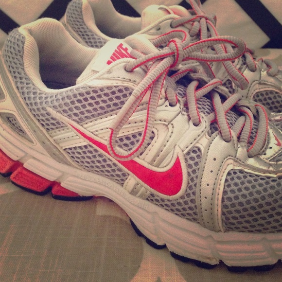 Nike Tennis Shoes