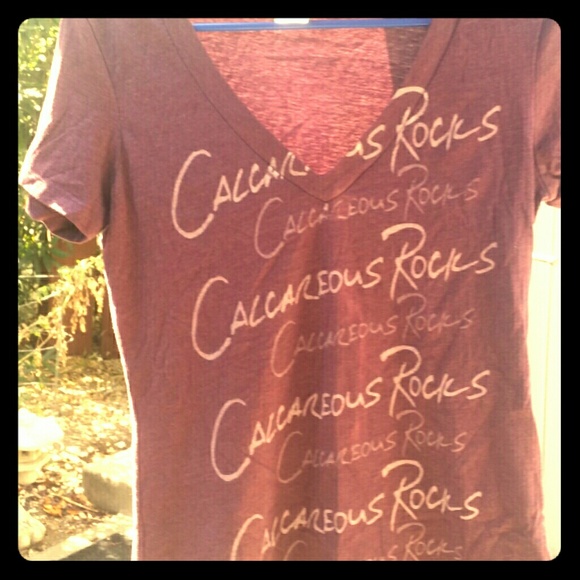 Tops - Maroon t-shirt, comfy.