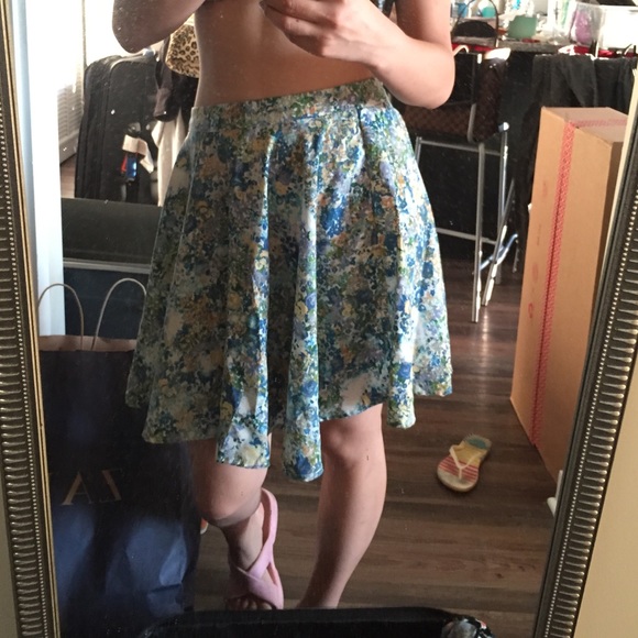 Floral skirt - Picture 3 of 4