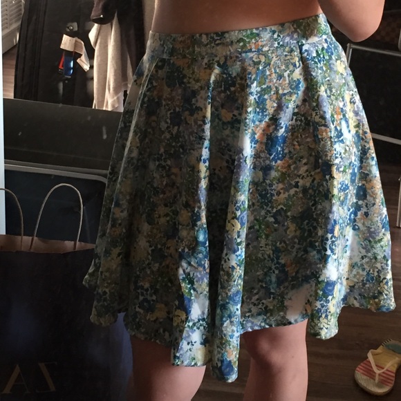 Floral skirt - Picture 4 of 4