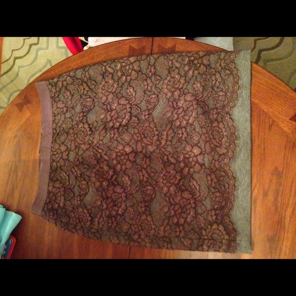 Loft skirt-- NWT