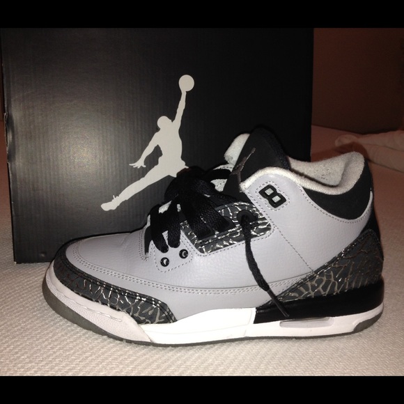 Air Jordan Wolf Grey 3's - Picture 2 of 4