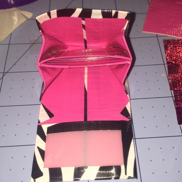 Duct tape super mini wallet keychain - Picture 2 of 2