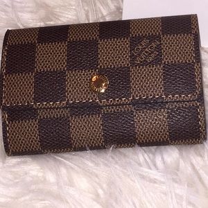 SOLD Authentic Louis Vuitton 6 key holder