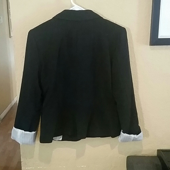 Blazer - Picture 2 of 3