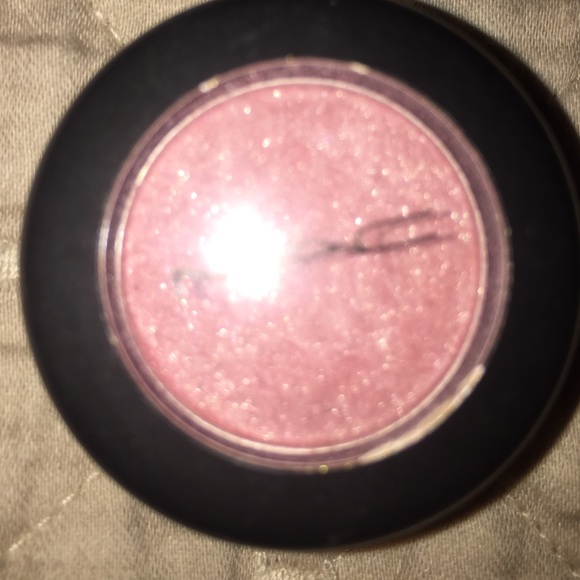 MAC Lustre eyeshadow
