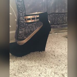 Cute black and gold wedges