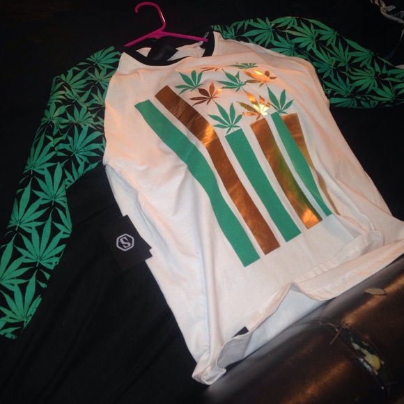 Baseball T shirt .