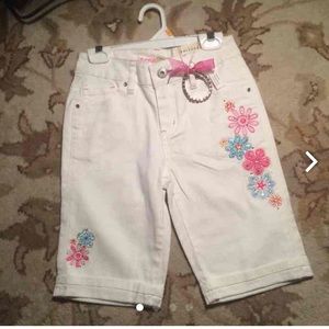 NWT Girls Bermuda Pants