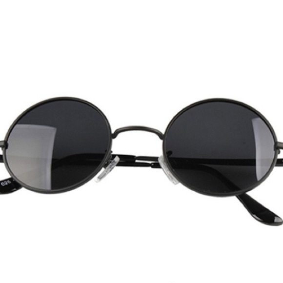 Retro vintage hipster circle glasses