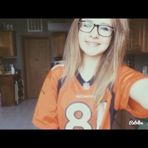 Meet your Posher, Leanne