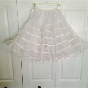Crinoline rockabilly 50's style slip