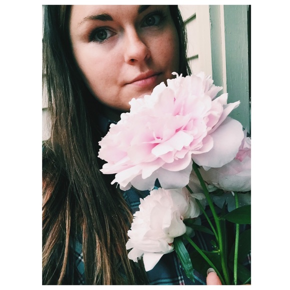 HELLO - Picture 4 of 4