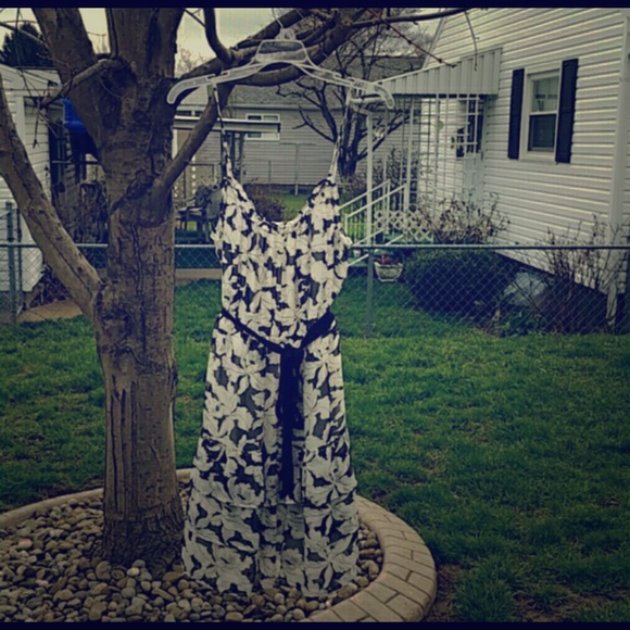 American eagle white and black dress