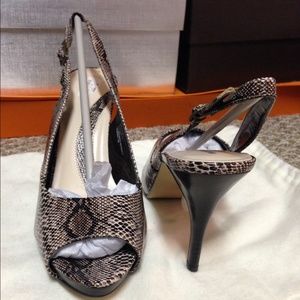 Apt . 9 sling back size 8.5 , 3 inch high