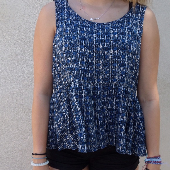 Patterned Tank Top, Open Back - Picture 2 of 3