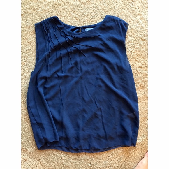 Vera Wang Tops - SALE Vera Wang polyester dress shirt