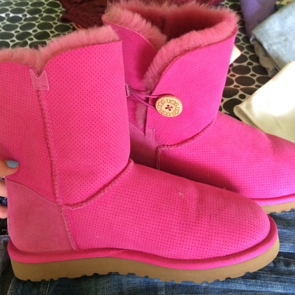 UGGS