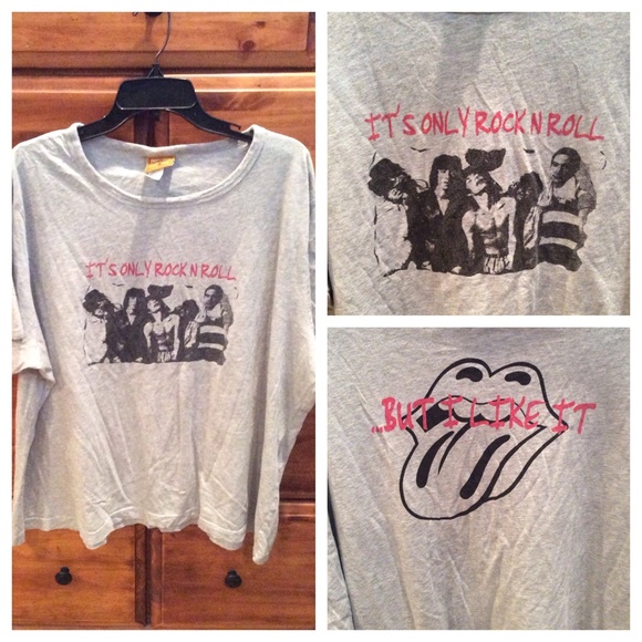 ⭐️👅Rock in Roll T-Shirt👅⭐️