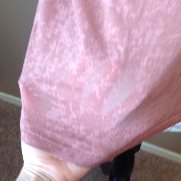 Pink top - Picture 3 of 4